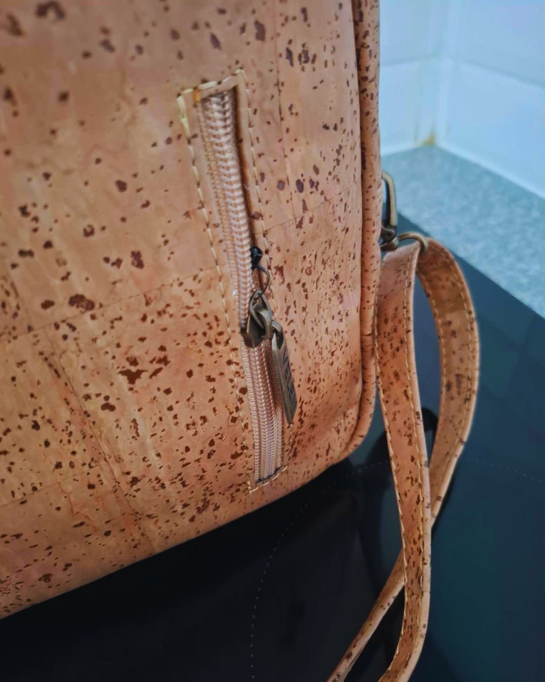 Vegan laptoptas kurk, Bo lichtbruin - VELEN