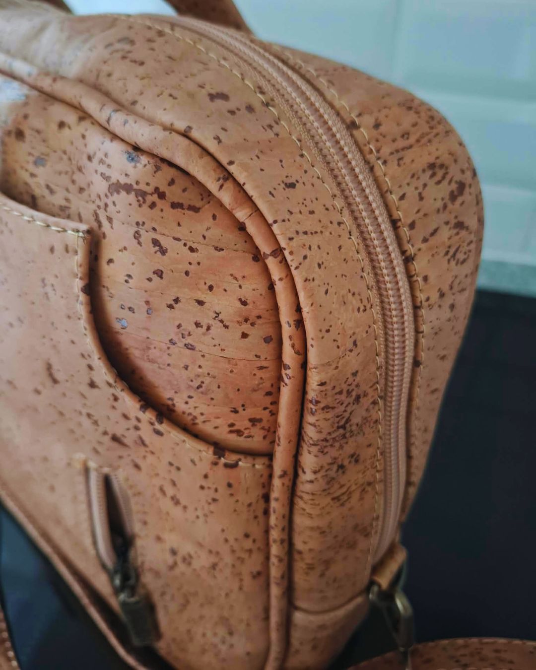Vegan laptoptas kurk, Bo lichtbruin - VELEN