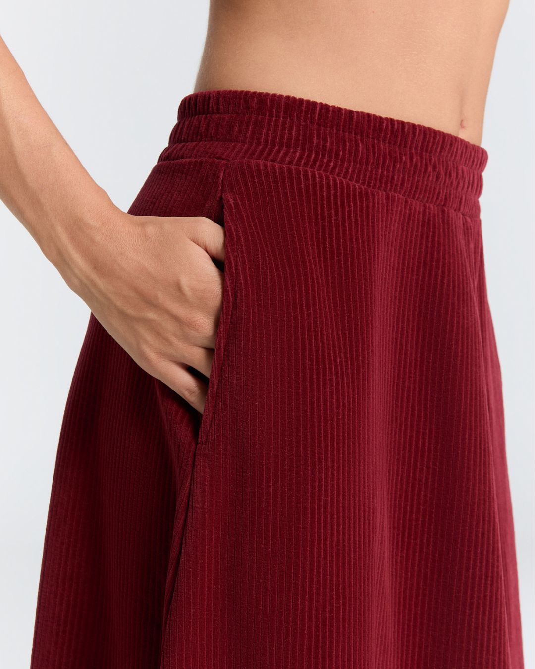 Rok bio ribfluweel, halflang bordeaux - LEELA COTTON